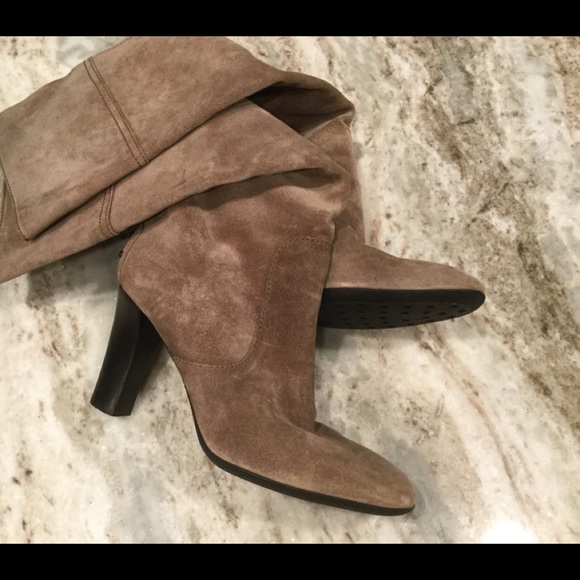 Tod’s Shoes - Tod’s taupe suede boots